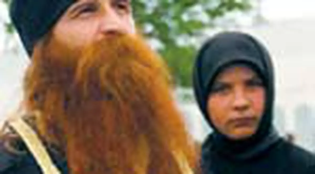 Fostul preot de la Tanacu îi învaţă pe deţinuţi limba engleză
