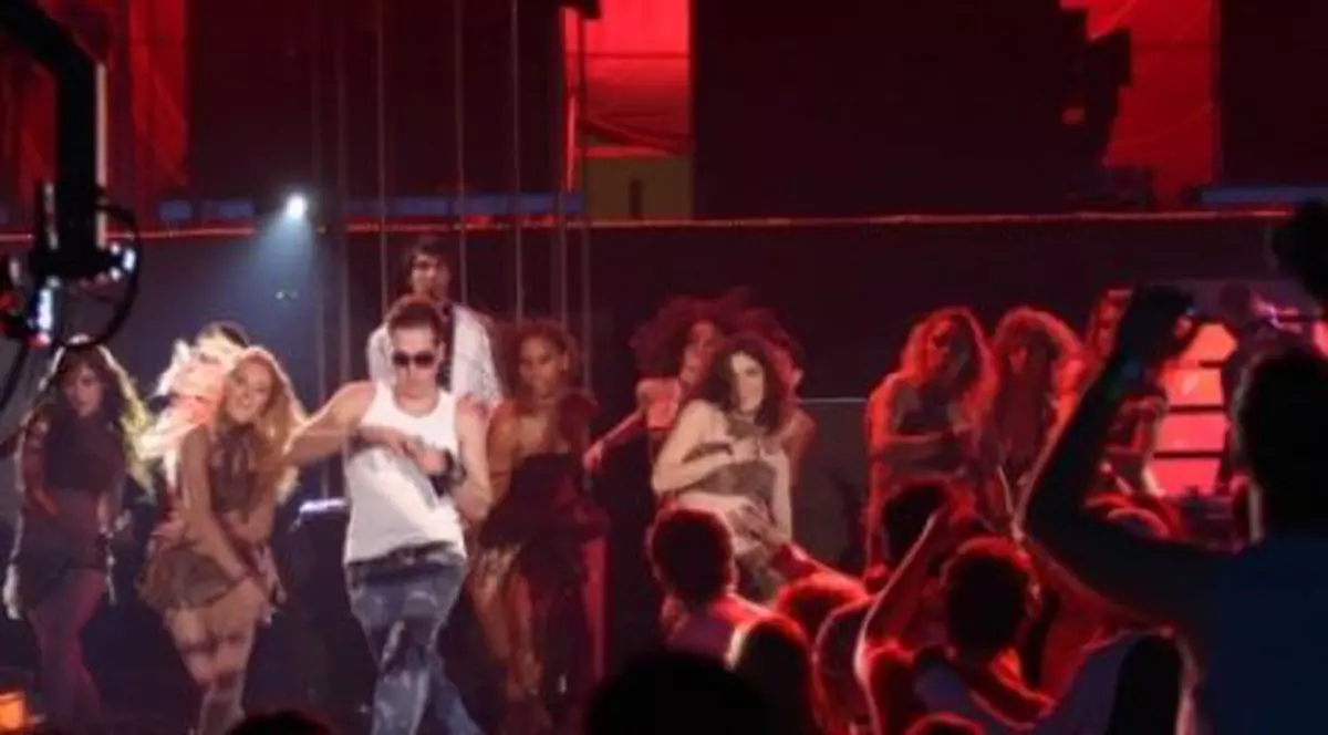 Premieră! Morandi lansează primul videoclip 3D din România