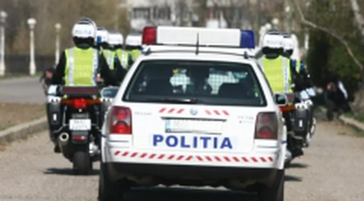 Două camioane s-au ciocnit pe DN1: doi răniţi