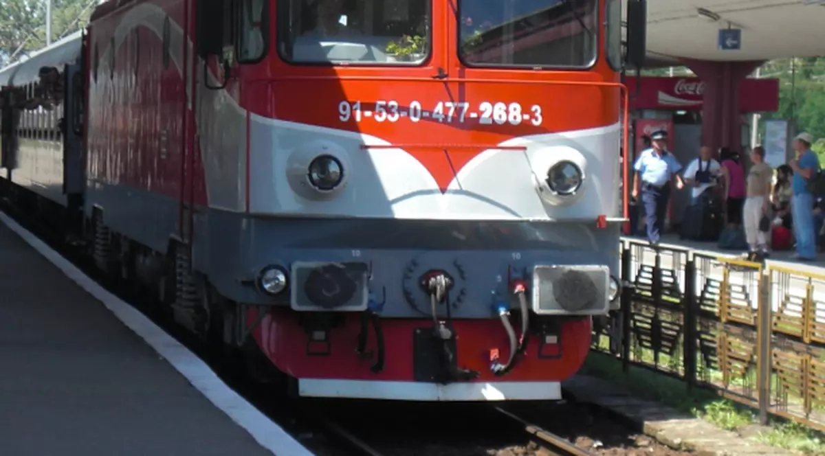 A ajuns în stare gravă la spital după ce a fost călcat de tren