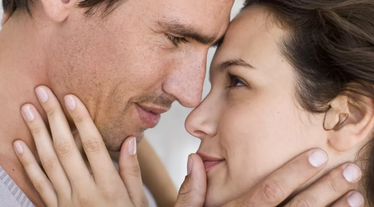 Cum să fii iubita perfectă, în patru paşi simpli