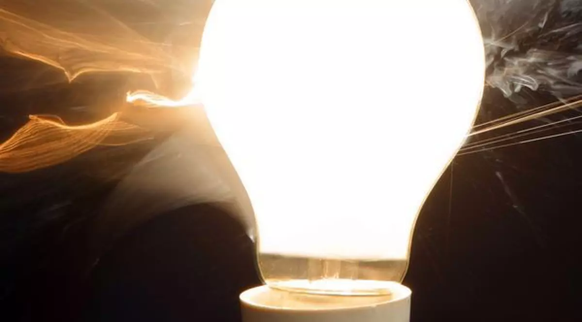 Alimentarea cu energie electrică va fi întreruptă, astăzi, în Capitală şi Voluntari