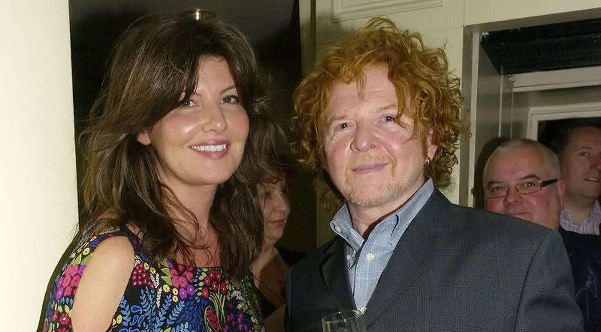 Mick Hucknall s-a căsătorit în secret,  într-un castel din Scoţia