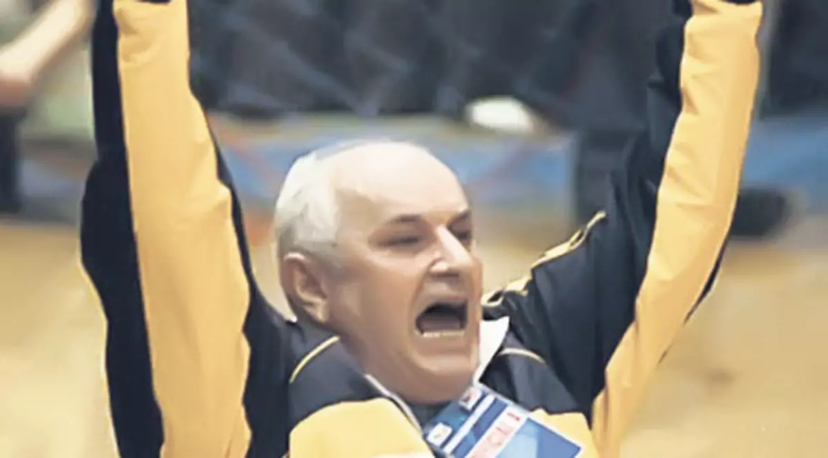 Tadici: «Ne-a bătut apărarea noastră»