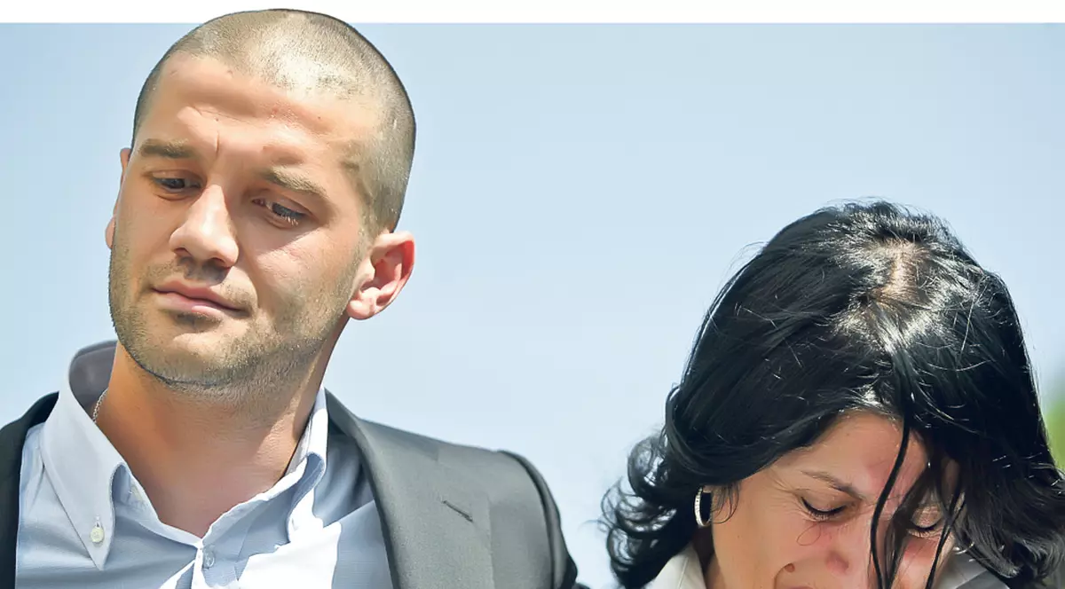 Chivu a plâns la dezvelirea bustului tatălui său, Mircea