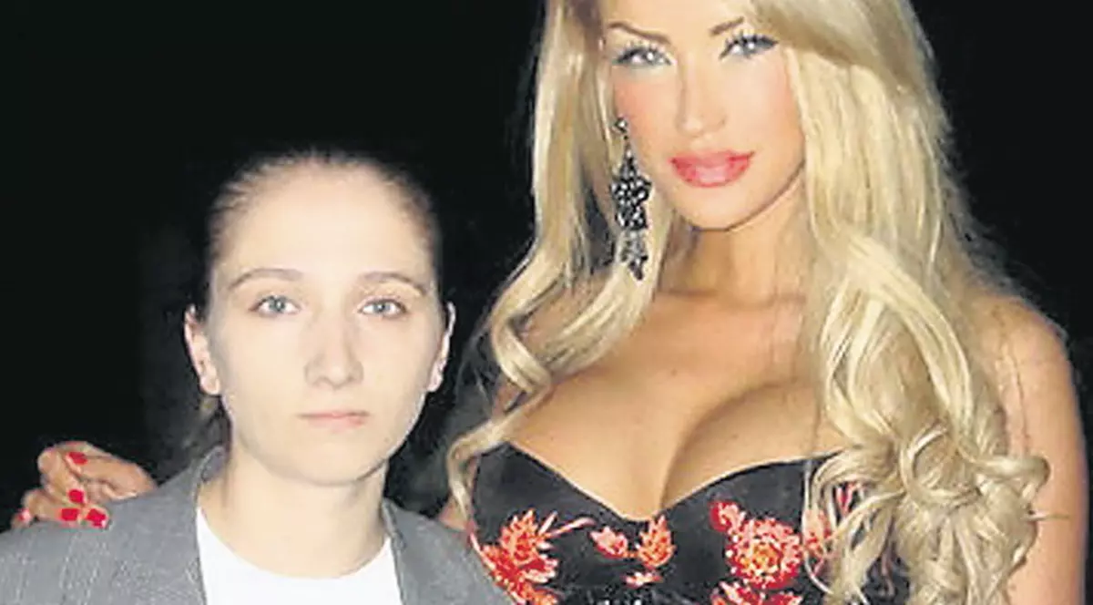 Ea e preşedinta «Fan club Bianca Drăguşanu»