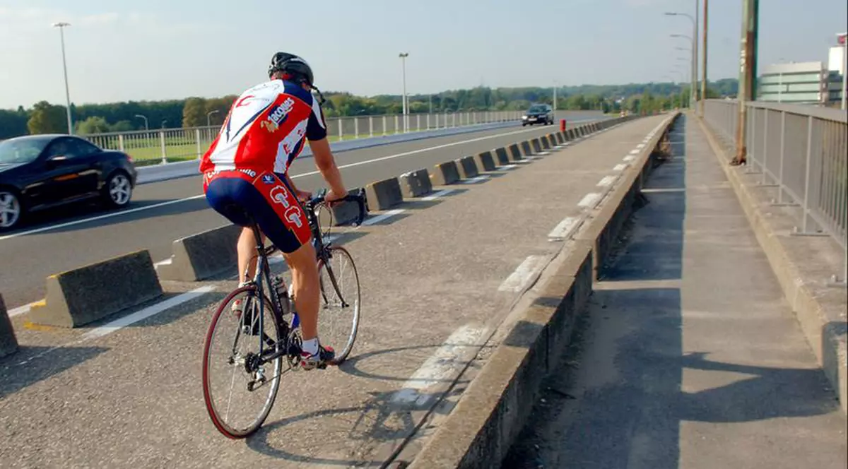 Un taiwanez a pornit în jurul lumii pe bicicletă