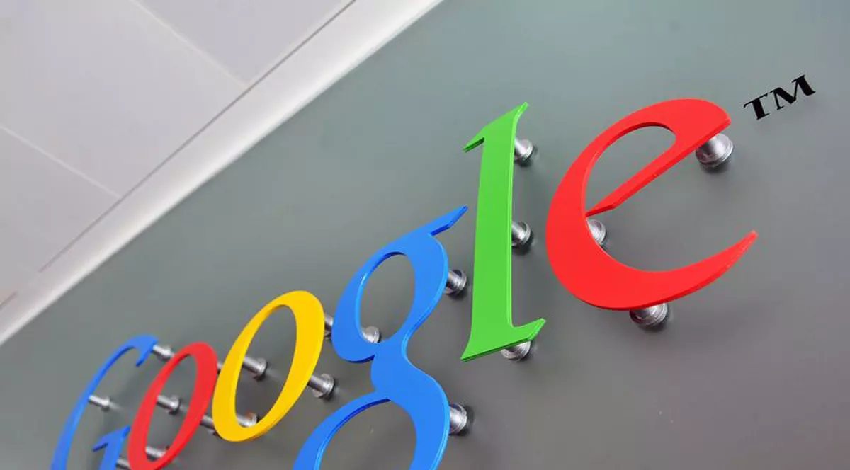 Dă în judecată Google pentru că a fost lovită de o maşină