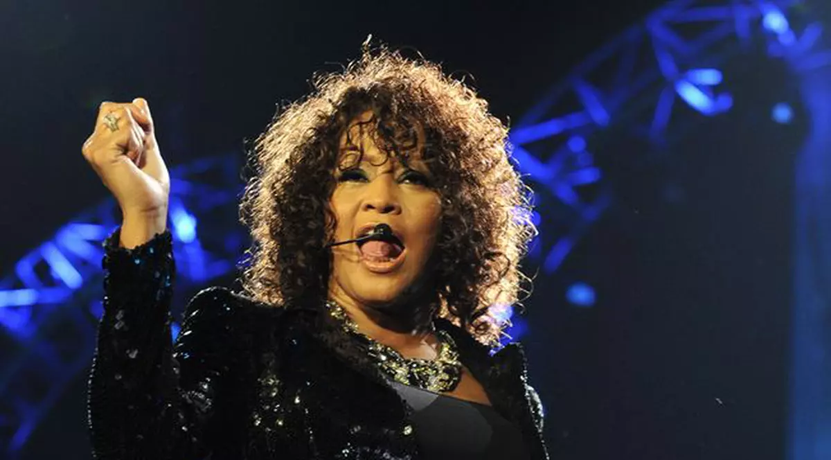 Video | Whitney Houston şi-a mai trecut în palmares un concert ratat