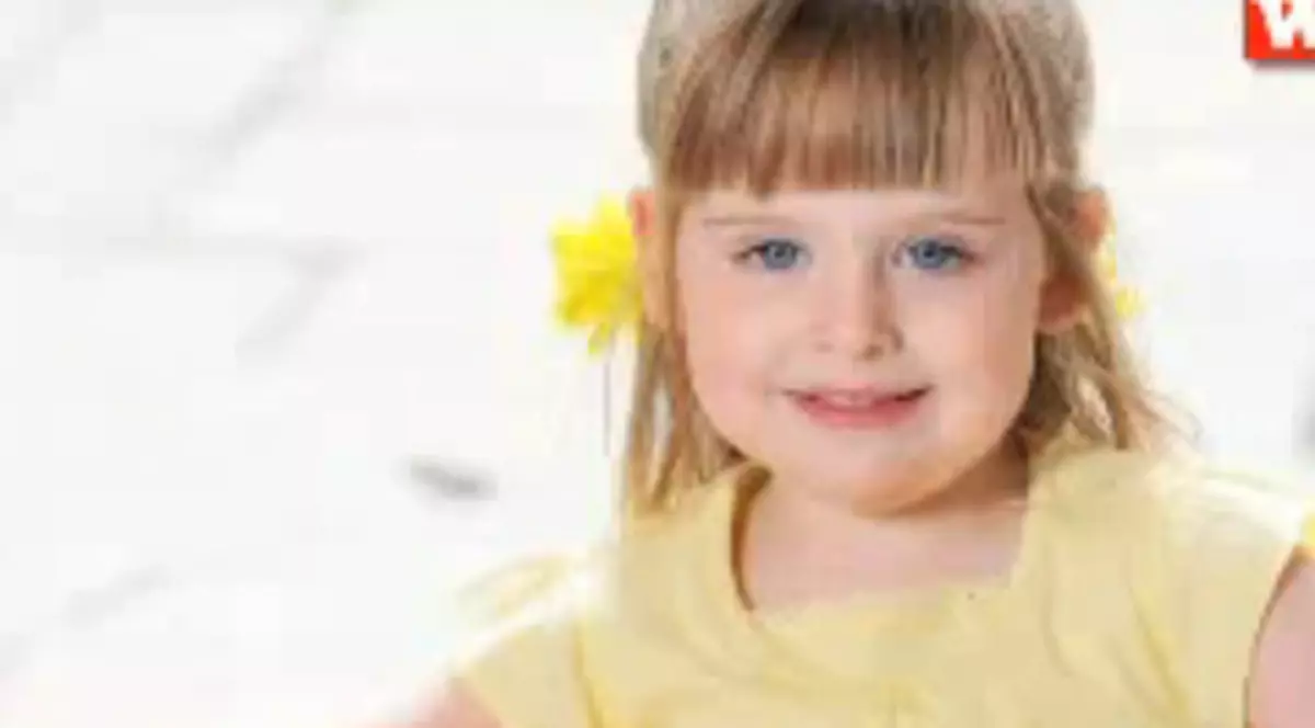 Video | Gemene născute la o diferenţă de patru ani