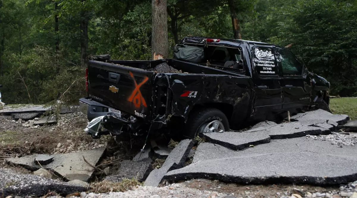 16 morţi şi peste 70 de persoane date dispărute, în urma ploilor abundente din Arkansas