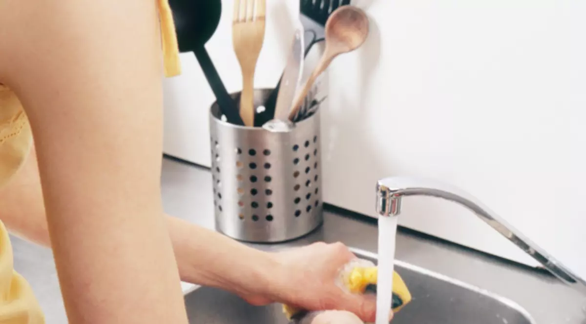 Şi-a omorât fratele accidental, în timp ce spăla vase