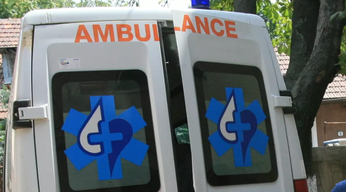 La spital cu arsuri de gradele II-III după ce i-a explodat radiatorul maşinii