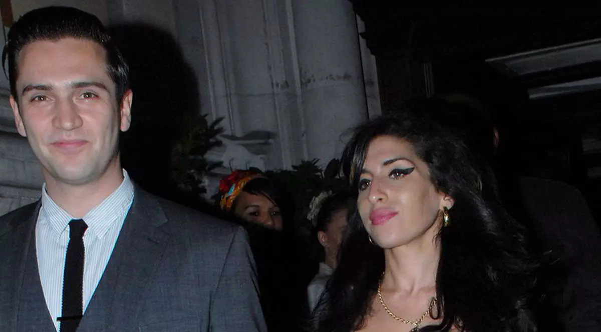 Amy Winehouse a renunţat la vicii datorită noului iubit