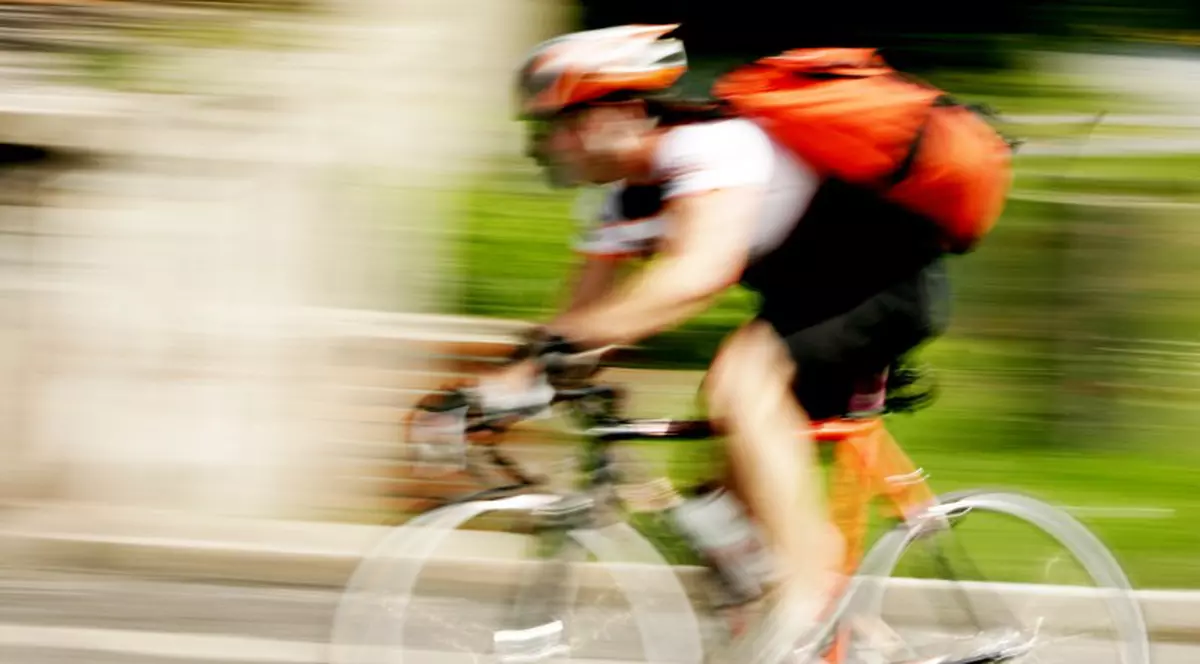 300 de bucureşteni au pedalat ca să dea "Burta jos!"