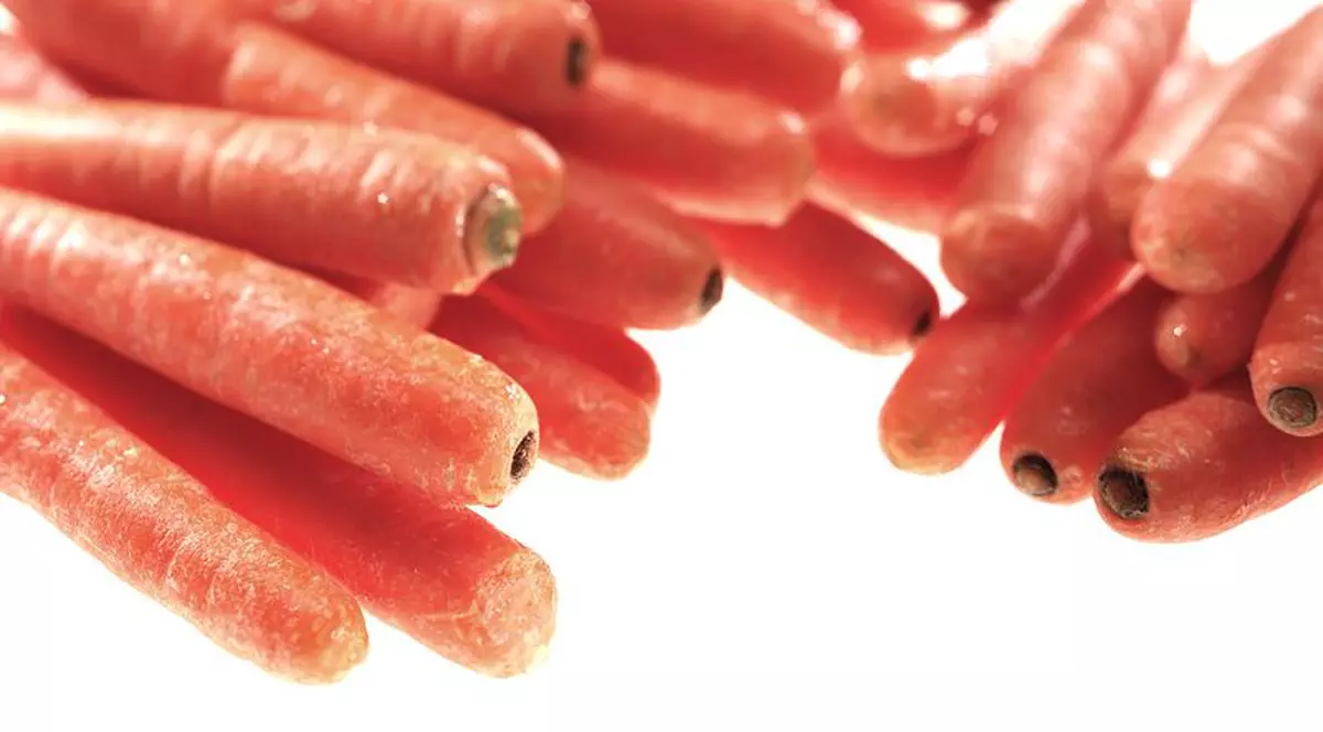 Țigări de contrabandă, ascunse printre morcovi 