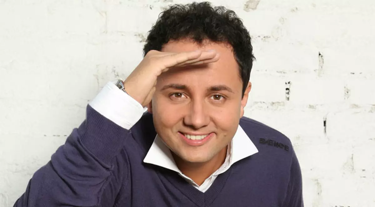 Cătălin Măruţă mănâncă "sufletul vedetelor de carton"