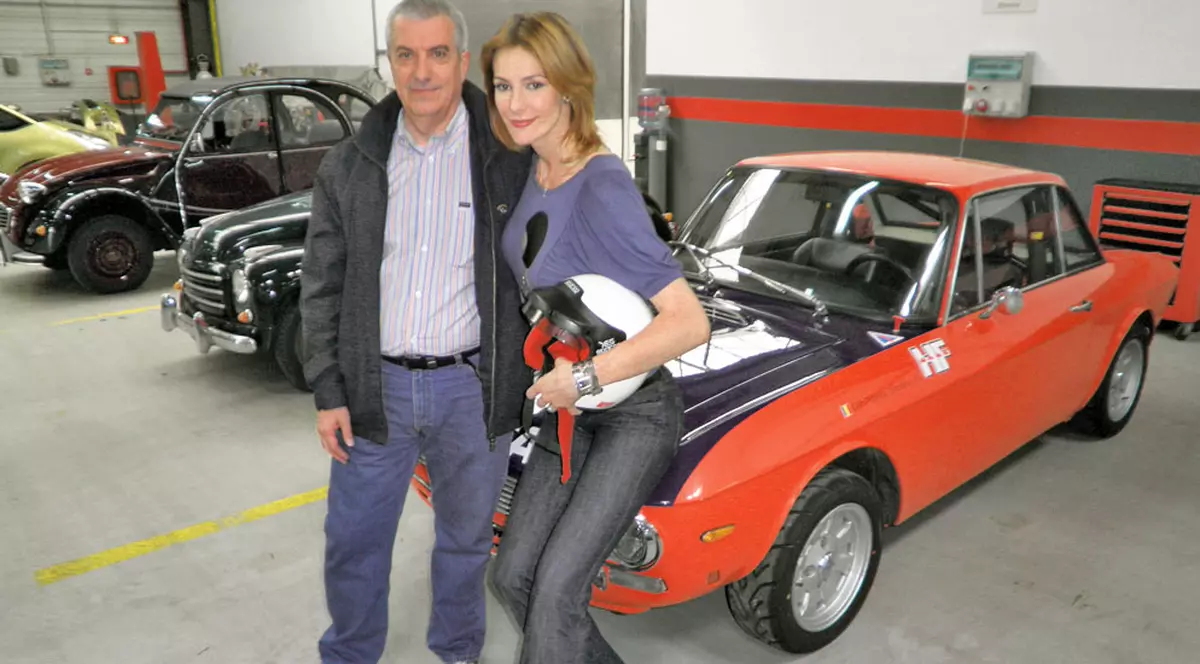 Tăriceanu îşi prezintă maşinile de colecţie