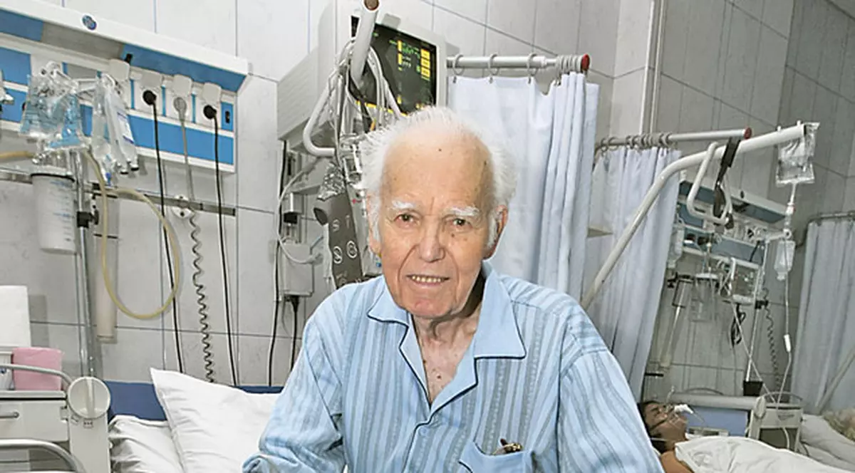 Constantin Pălăgeşiu a fost operat la 97 de ani: «M-am născut a doua oară!»