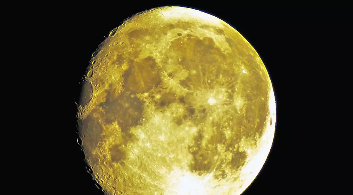 Există baze secrete pe Lună?