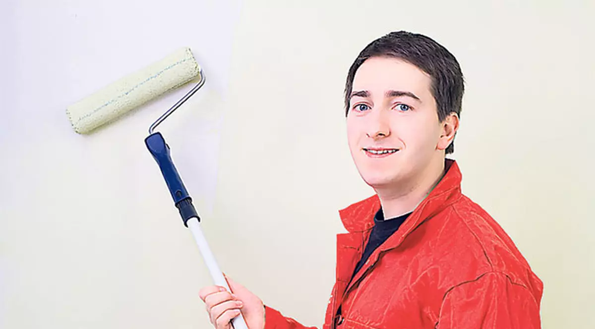 Ce lucrări se fac vara la bloc - Acum e momentul să zugrăviţi sau să reparaţi terasa