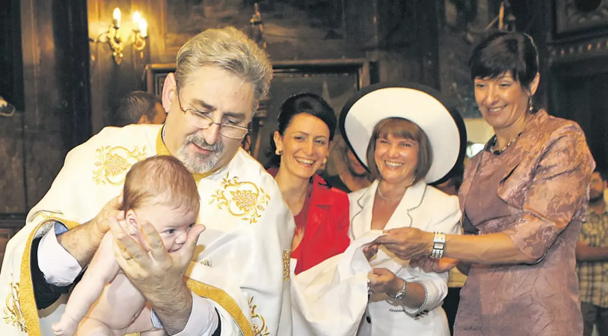 Fosta canotoare Viorica Susanu şi-a botezat ieri fetiţa