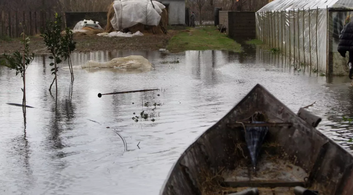 Cod Roşu de inundaţii pe râurile Olt şi Prut