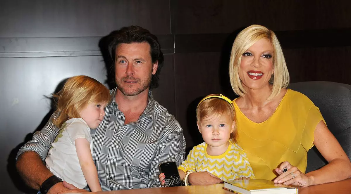 Soţul lui Tori Spelling, la terapie intensivă după un grav accident de motocicletă