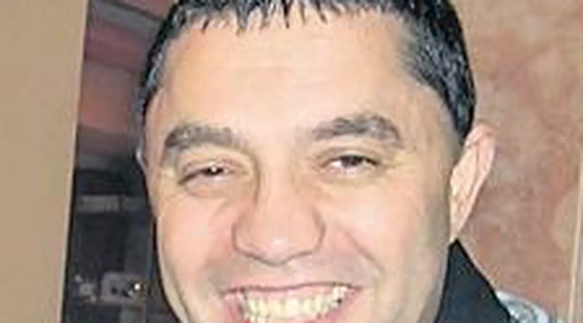 Guţă a cântat manele pe trotuar în Germania