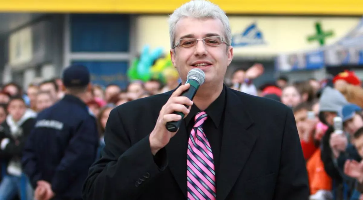 EXCLUSIV/ Cătălin Crișan și-a mutat activitatea muzicală în diaspora. Le cântă românilor nostalgici, de dincolo de granițe