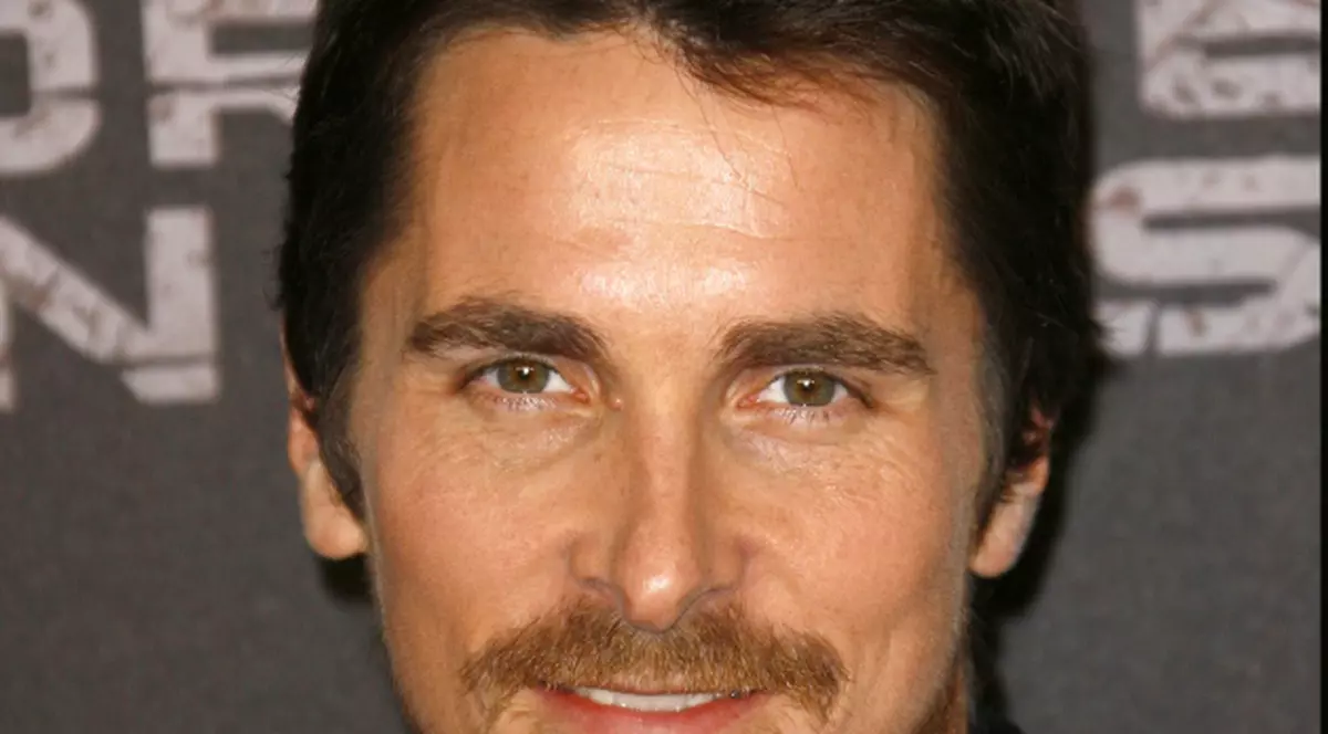 Christian Bale, în rolul unui fotograf pe frontul din Afganistan 