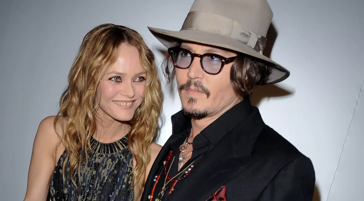 Vanessa Paradis: “Distanţa face relaţia mea cu Johnny Depp mai stabilă” 