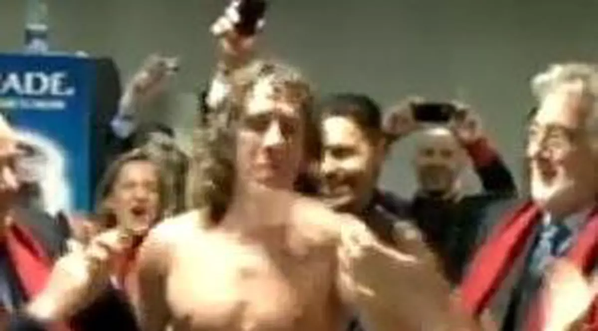 Video | Puyol a întâmpinat-o pe Regina Sofia a Spaniei la bustul gol
