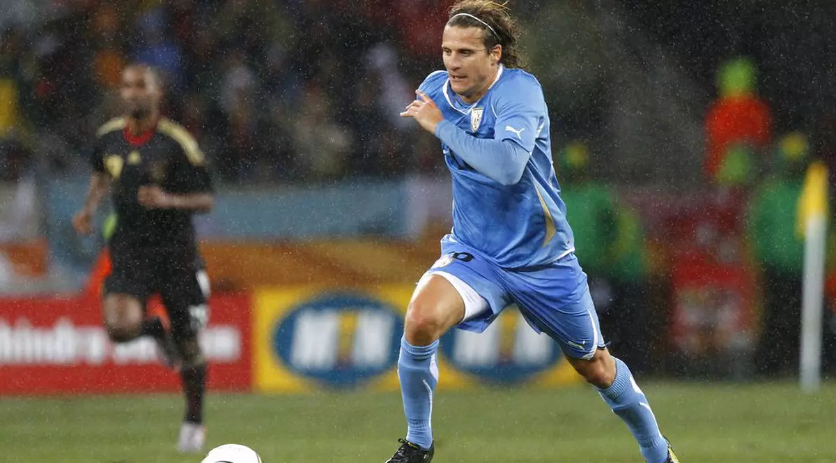Diego Forlan a fost ales cel mai bun jucător de la Campionatul Mondial