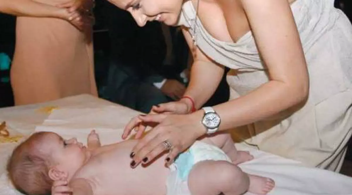 Adelina Chivu: ”Dacă m-aş întoarce în televiziune, mi-ar fi dor de viaţa de mamă”