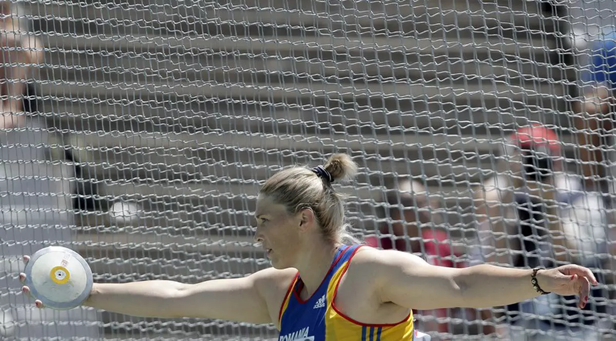 Nicoleta Grasu: "Fiul meu a pupat televizorul când am luat medalia!"