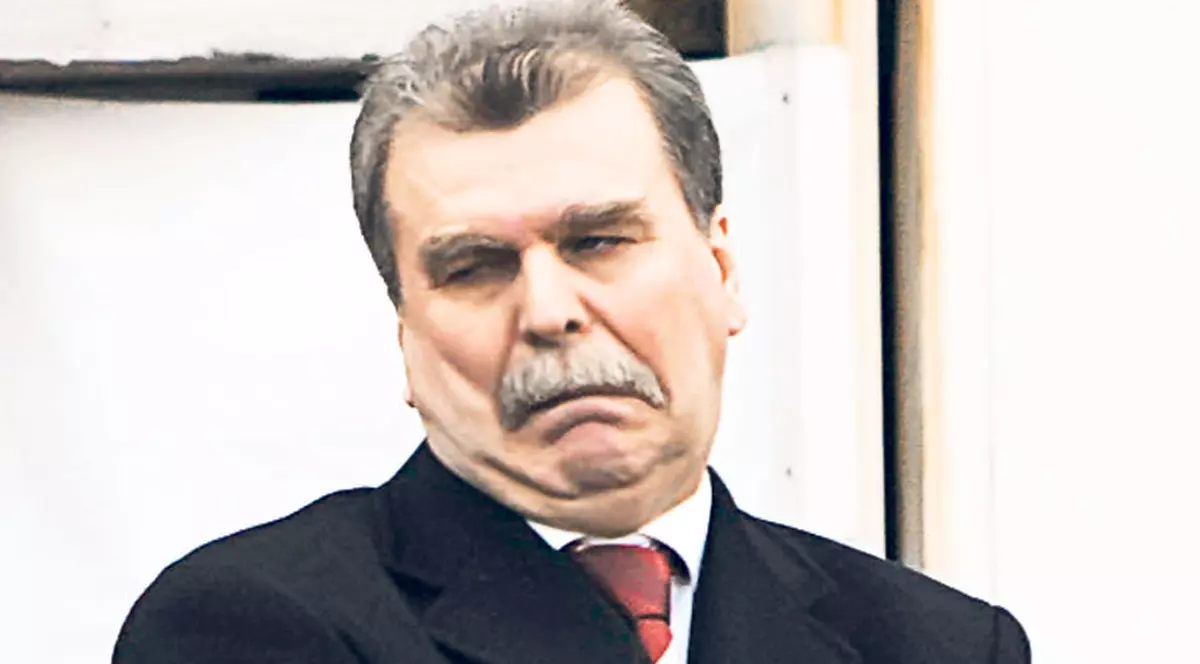 Dinu «Vamă» renovează Pro Rapid-ul