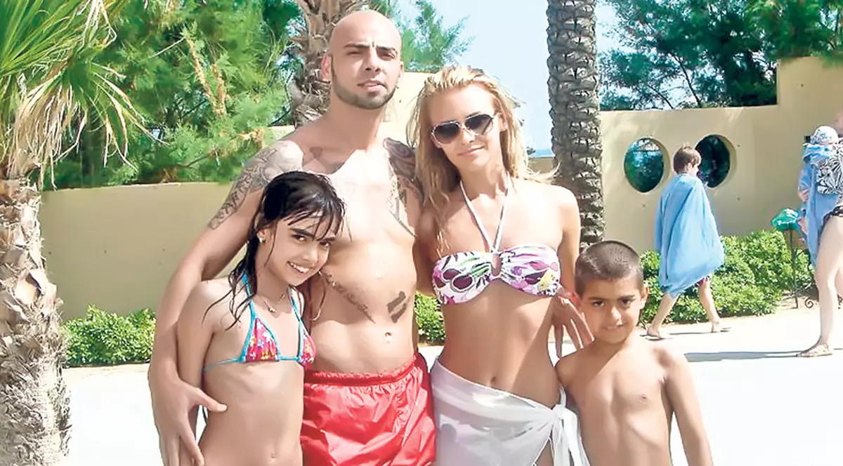 Fotbalistul Giani Kiriţă şi-a încărcat bateriile în concediul din Antalya - Vacanţă de vis cu iubita şi cu cei doi copii