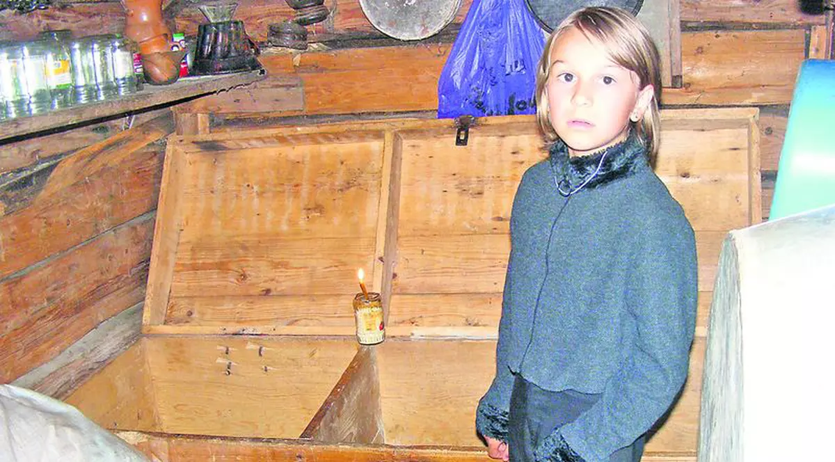 Patru copii au murit când se jucau de-a v-aţi ascunselea!