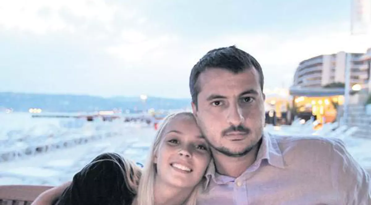 Regina s-a răsfăţat pe Coasta de Azur