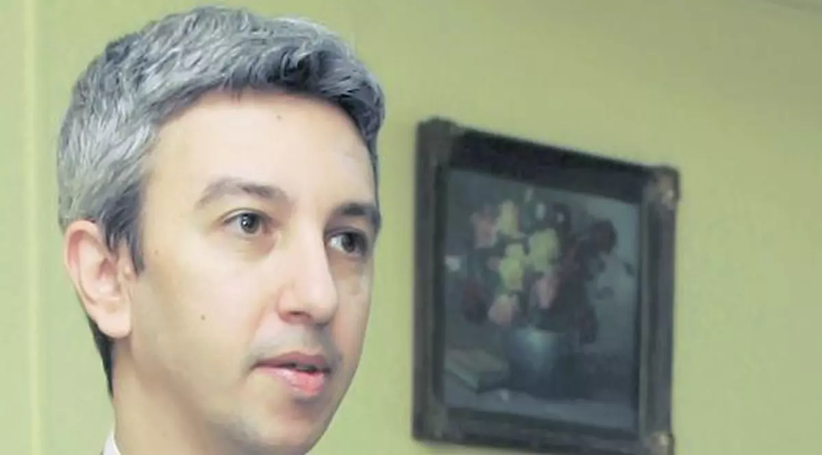 Diaconescu se ţine de bancuri cu procurorii