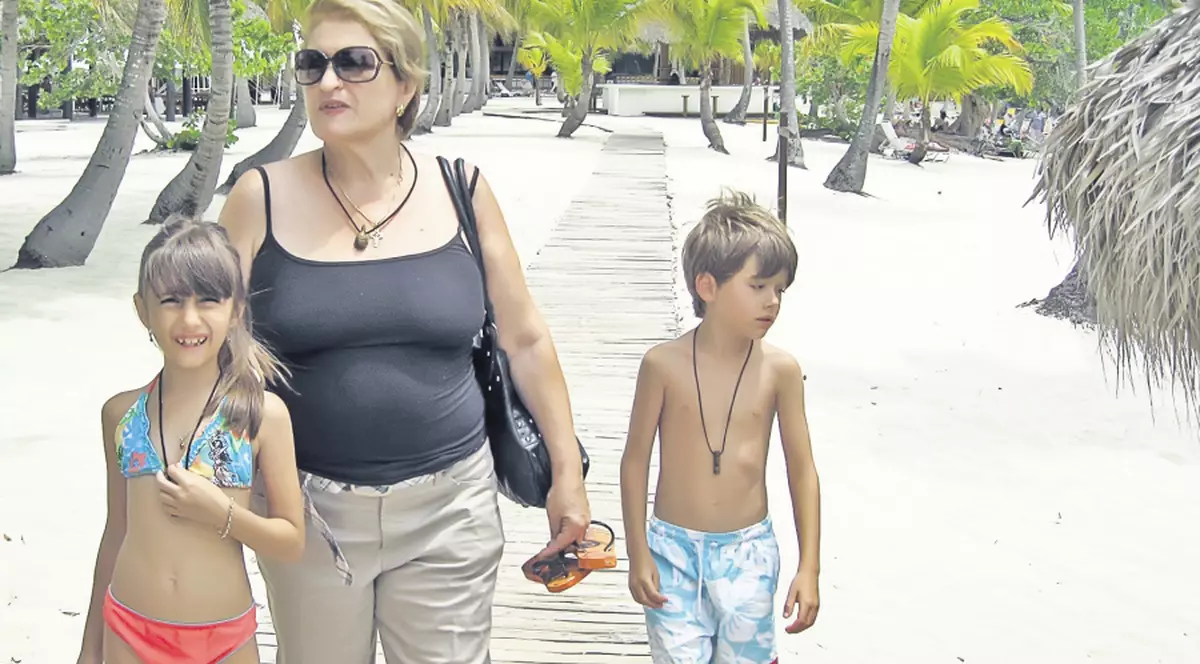 Exclusiv | Părinţii lui Mutu se mută în Caraibe