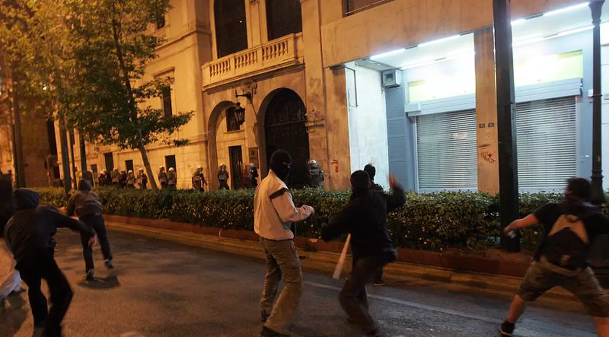 Turiştii din Grecia, ameninţati de grupări criminale