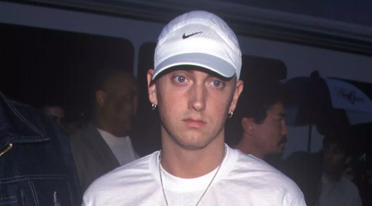 Eminem: "De câte ori mă aşez în pat mă gândesc că o să mor”