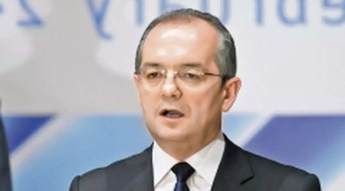 Guvernul s-a angajat să concedieze încă 89.000 de bugetari până la finalul lui 2011