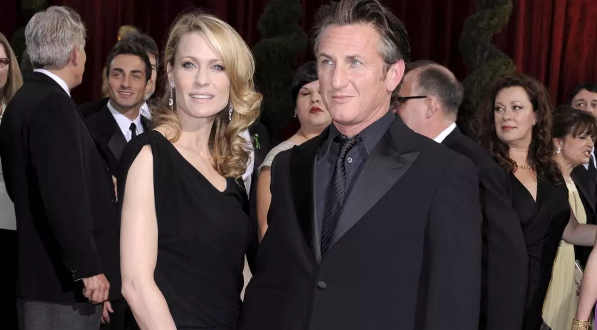 Sean Penn şi Robin Wright au divorţat