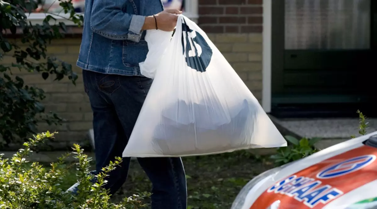 Arestată după ce şi-a omorât "cel puţin" trei bebeluşi