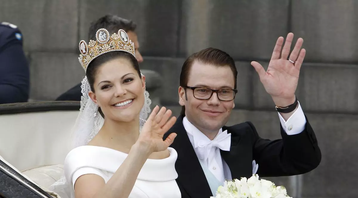 Prinţesa moştenitoare a Suediei, Victoria, acuzată de corupţie