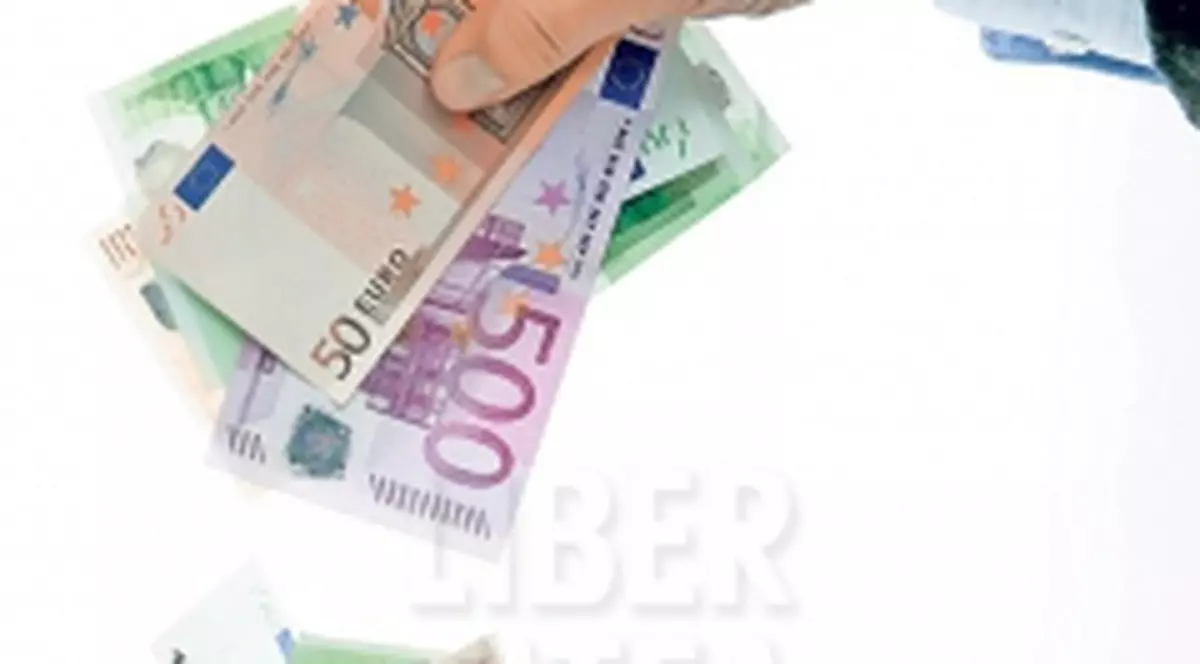 1,5 milioane de euro au fost furaţi din conturile clienţilor Credit Europe Bank