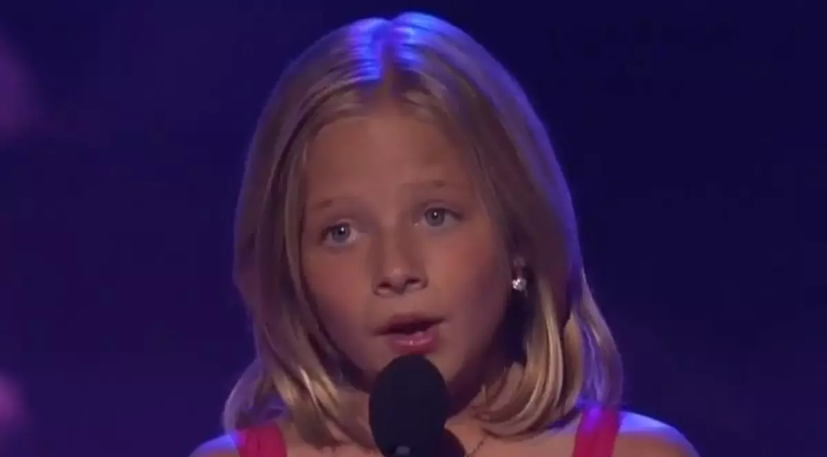 Video | O fetiţă de 10 ani cu o voce divină face furori la America’s Got Talent 